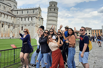 Topdeck travelers in Pisa